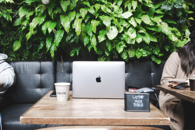 mac laptop on desk